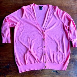 🌸 Pink Cardigan with Sweet Detailing 💕